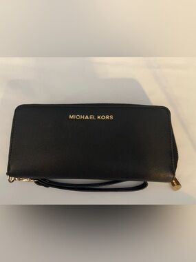 MICHAEL KORS | Jet Set Travel Saffiano Leather Zip Around Wallet